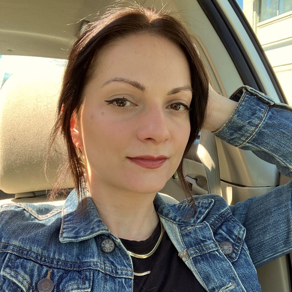 Meet your Posher, Leigh - Picture 1 of 1